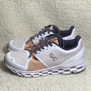 Women's ONCloudstratus Running Shoes